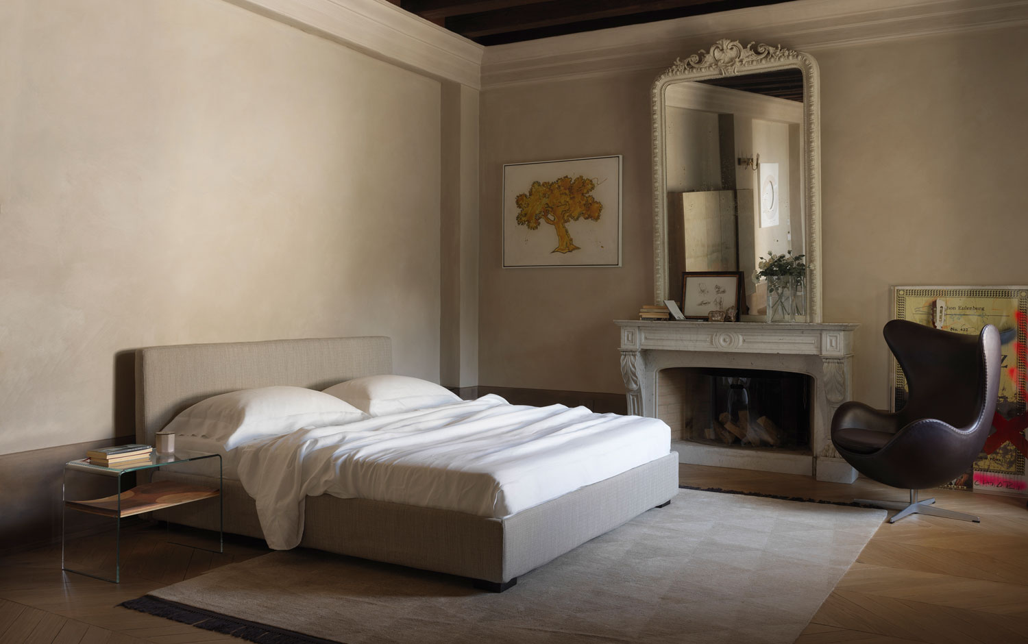 Lipari bed in a bedroom